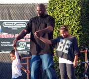 Shaquille O'Neal Takes The Kids Shopping!