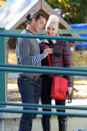 Gwen and Gavin take the boys to the Zoo on Christmas Eve