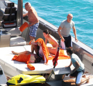 Rupert Murdoch and family on the beach_Part3