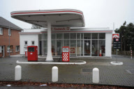 Alles retro - auch die Preise: Eine 60er Jahre Avia Tankstelle in Bad Segeberg