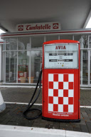 Alles retro - auch die Preise: Eine 60er Jahre Avia Tankstelle in Bad Segeberg