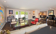 La actriz americana Rose McGowan ("Embrujadas", "Scream", "La Dalia Negra", "Conan el bárbaro") adquiere una vivienda de 4 habitaciones y 3 cuartos de baño en Hollywood Hills por 1.390.000 dólares (1.070.000 €uros, aprox.).

La que fuera novia de Mari