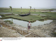 INDIA : Ghoramara island disappearing due to erosion and sea level rise