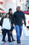 *EXCLUSIVE* Blanket Jackson goes "Barnes and Noble" bookstore shopping