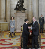 König Juan Carlos verleiht Orden an Nicolas Sarkozy