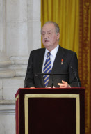 König Juan Carlos verleiht Orden an Nicolas Sarkozy