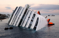 Bergungsarbeiten an dem havarierten Kreuzfahrtschiff Costa Concordia vor der Insel Giglio