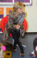 National Reading Breakfast: Laurentien der Niederlande liest Kindern der Grundschule De Windroos in Amersfoort vor