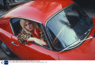 BRITT EKLAND AND PETER SELLERS, BRITAIN - 1965