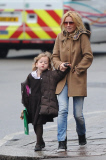Geri Halliwell holt Tochter Bluebell von der Schule ab