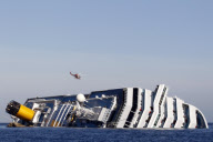 Bergungsarbeiten an dem havarierten Kreuzfahrtschiff Costa Concordia vor der Insel Giglio