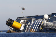 Bergungsarbeiten an dem havarierten Kreuzfahrtschiff Costa Concordia vor der Insel Giglio
