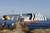 Bergungsarbeiten an dem havarierten Kreuzfahrtschiff Costa Concordia vor der Insel Giglio