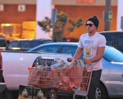 Zac Efron Goes Shopping at Home Depot