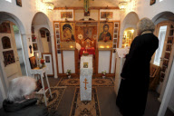 Father Stephen Weston in seiner Kirche