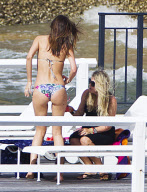 MIRANDA KERR PHOTO SHOOT IN SYDNEY