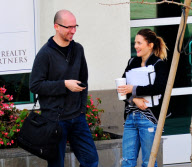 Drew Barrymore Carries a Folder Entitled "Who Needs Drugs" to a Meeting in Santa Monica