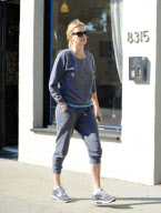 Charlize Theron Dresses Down in Sweats to Visit the Nail Salon