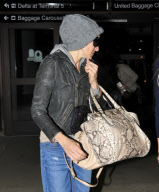 Sarah Jessica Parker Departs Sans Wedding Ring