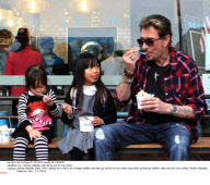 L.A.: Johnny Hallyday and family out for ice cream