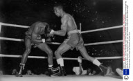 Boxing Pro Fights - July 1951 Randolph Turpin Wins World Middle-weight Championships From Sugar Ray Robinson At Earls Court ..