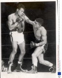 Ray 'sugar' Robinson (dead 4/1989) Pictured In His Corner At The End Of Round 13 In The Match Against Randilph Turpin 1951. 