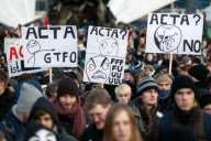 Tausende Menschen protestierten in Berlin gegen das Anti-Counterfeiting Trade Agreement (ACTA)