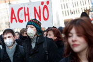 Tausende Menschen protestierten in Berlin gegen das Anti-Counterfeiting Trade Agreement (ACTA)