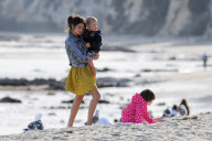 Justin Bieber hits the beach with the family and Selena Gomez - Part 2