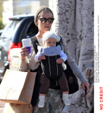 MALIBU : Pink and baby out and about