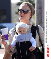 MALIBU : Pink and baby out and about