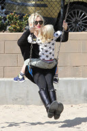 Gwen Stefani : Fun Filled Day at the Park (Part 2)