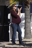 Jennifer Garner and Violet hang at The Jonathan Club