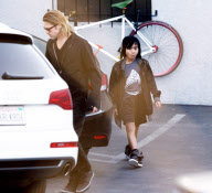 Brad Pitt takes Maddox to get a guitar - Part 2