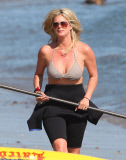 Rachel Hunter Enjoying A Day At The Beach