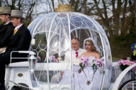 Hochzeit mit Gummipuppe
