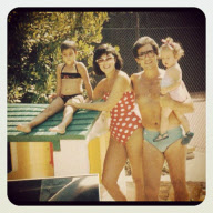 Kim Kardashian posts old family pictures