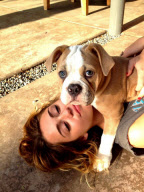 Miley Cyrus tweets "i love this girl." 