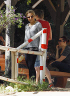 Kristen Bell And Dax Get Cuddly At Griffith Park