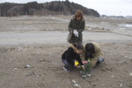 Family prays for lost tsunami victims