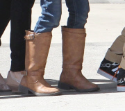 Zahara wearing Angelina Jolie's boots?