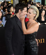 Peter Facinelli attends "The Twilight Saga: New Moon" premiere in Los Angeles