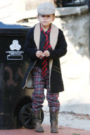 Gwen Stefani takes the kids to a party