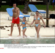 MAURITIUS : Stephanie on the beach