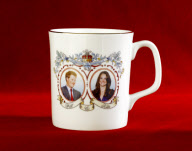 Royal wedding souvenir mug with wrong picture - 16 Mar 2011
