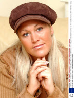 Jo O'meara Ex-member Of S Club 7 Pop Group Who Has Been Suffering From A Degenerative Back Condition.