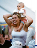 KATE WINSLET WITH HER BABY DAUGHTER MIA,  AT THE  WOMAD MUSIC FESTIVAL,  READING,  BRITAIN - 27 JUL 2001