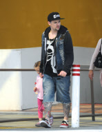 Joel Madden Takes Harlow and Sparrow to the Fashion Square Mall