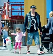 Joel Madden Takes Harlow and Sparrow to the Fashion Square Mall