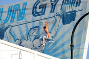 Mark Wahlberg Takes Sit-ups To The Extreme!